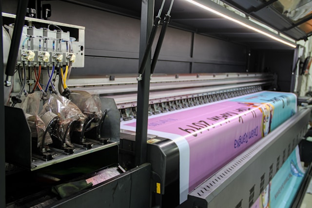 Carteles, rótulos y publicidad visual: claves para mejorar la visibilidad de tu marca